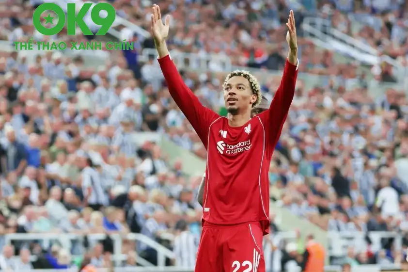 Cầu thủ trẻ người Pháp đã có phong độ rực sáng trong màu áo của Liverpool. Ảnh: CLB